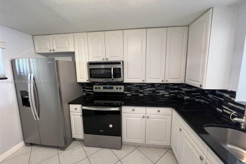 Condominio en venta en Coral Springs, Florida, 2 dormitorios, 91.97 m2 № 951605 - foto 6