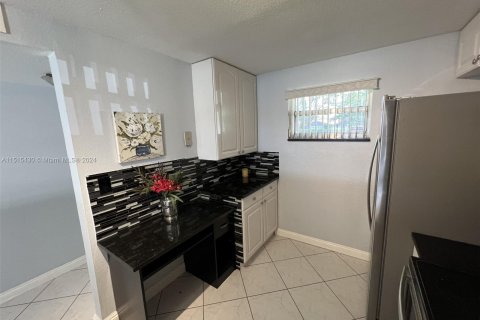Condominio en venta en Coral Springs, Florida, 2 dormitorios, 91.97 m2 № 951605 - foto 7
