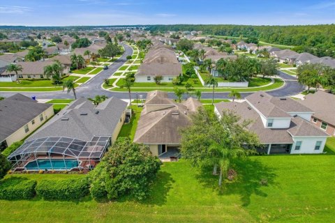 Villa ou maison à vendre à Kissimmee, Floride: 3 chambres, 212.19 m2 № 1323532 - photo 12