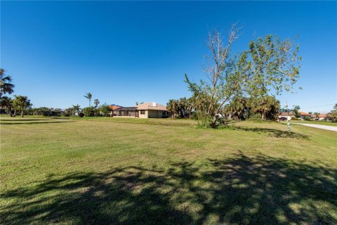 Terreno en venta en Punta Gorda, Florida № 1350331 - foto 4