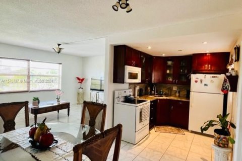 Copropriété à vendre à Hollywood, Floride: 2 chambres, 78.04 m2 № 1120912 - photo 13