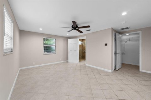 House in Tampa, Florida 3 bedrooms, 165.18 sq.m. № 1392593 - photo 16