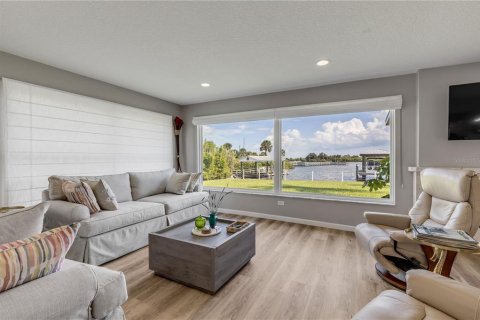 Casa en venta en Edgewater, Florida, 3 dormitorios, 183.39 m2 № 1392592 - foto 30