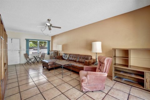 Condo in Fort Lauderdale, Florida, 1 bedroom  № 1291952 - photo 27