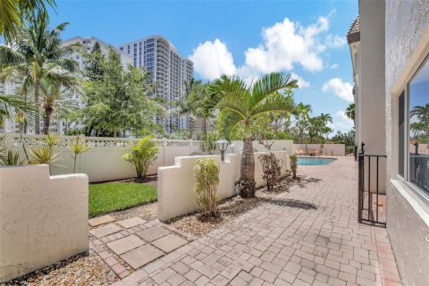 Condo in Fort Lauderdale, Florida, 1 bedroom  № 1291952 - photo 20