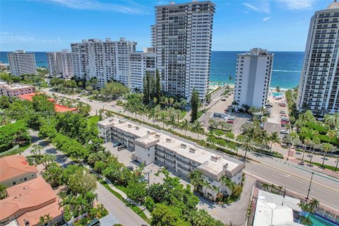 Condo in Fort Lauderdale, Florida, 1 bedroom  № 1291952 - photo 1