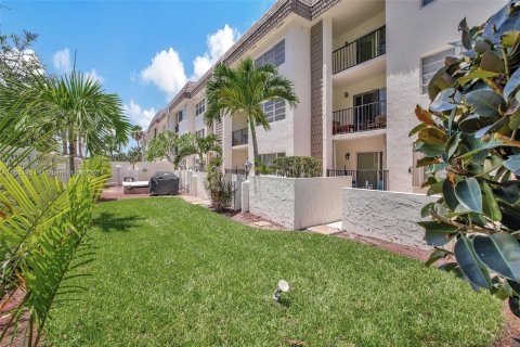 Condo in Fort Lauderdale, Florida, 1 bedroom  № 1291952 - photo 22