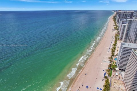 Condo in Fort Lauderdale, Florida, 1 bedroom  № 1291952 - photo 2