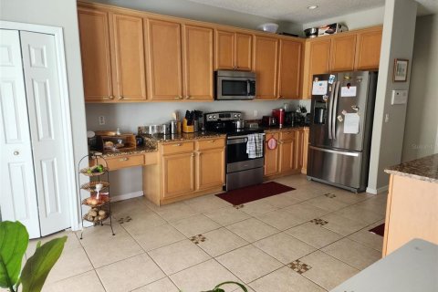 Casa en venta en Kissimmee, Florida, 5 dormitorios, 333.7 m2 № 1319589 - foto 4