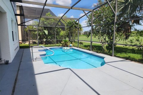 Casa en venta en Kissimmee, Florida, 5 dormitorios, 333.7 m2 № 1319589 - foto 9