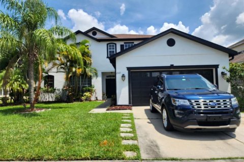 House in Kissimmee, Florida 5 bedrooms, 333.7 sq.m. № 1319589 - photo 1