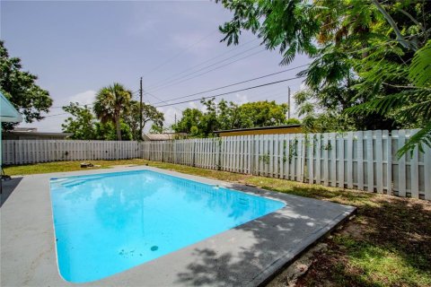 Villa ou maison à vendre à Cocoa, Floride: 3 chambres, 89.19 m2 № 1297917 - photo 2