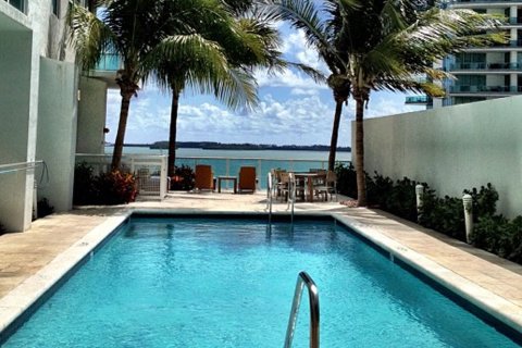 Купить квартиру в Майами, Флорида 2 спальни, 99м2, № 153178 - фото 1