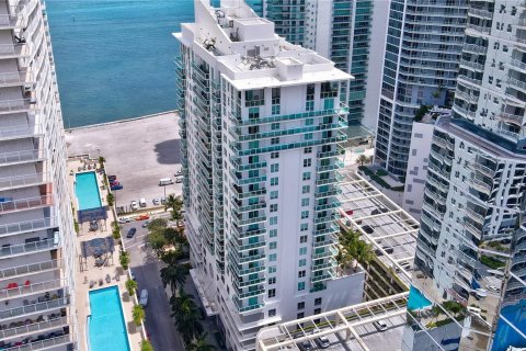 Apartamento en venta en Miami, Florida, 2 dormitorios, 99 m2 № 153178 - foto 3
