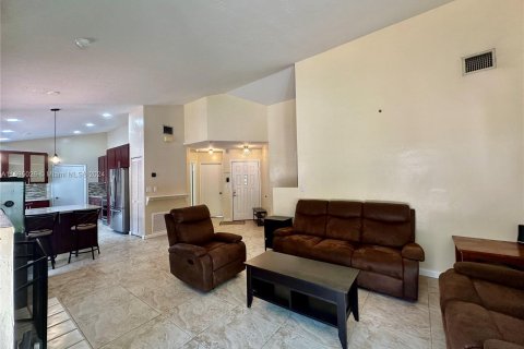 Villa ou maison à vendre à Pembroke Pines, Floride: 3 chambres, 131.55 m2 № 1304862 - photo 12