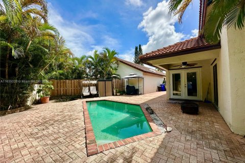 Villa ou maison à vendre à Pembroke Pines, Floride: 3 chambres, 131.55 m2 № 1304862 - photo 29