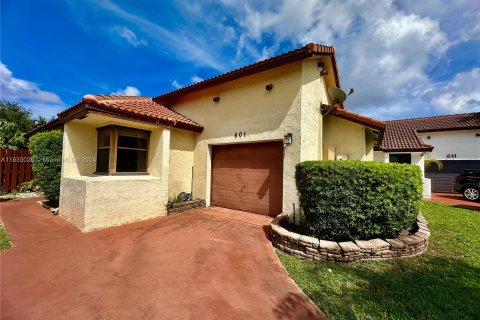 Villa ou maison à vendre à Pembroke Pines, Floride: 3 chambres, 131.55 m2 № 1304862 - photo 1