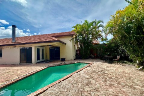 Villa ou maison à vendre à Pembroke Pines, Floride: 3 chambres, 131.55 m2 № 1304862 - photo 28