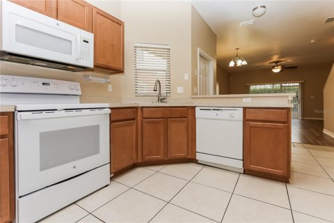 Townhouse in Lakeland, Florida 4 bedrooms, 137.4 sq.m. № 1134488 - photo 8