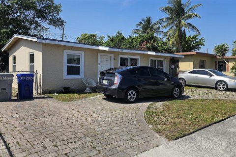 House in Pompano Beach, Florida 4 bedrooms, 85.56 sq.m. № 167905 - photo 15