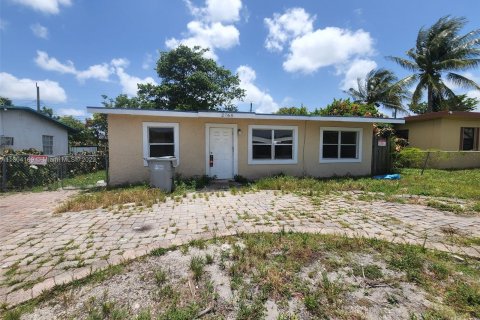 House in Pompano Beach, Florida 4 bedrooms, 85.56 sq.m. № 167905 - photo 3