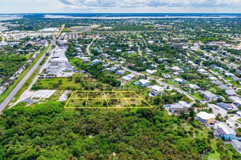 Купить земельный участок в Дженсен-Бич, Флорида № 788706 - фото 13