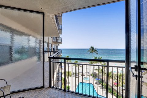 Condo in Fort Lauderdale, Florida  № 989264 - photo 18