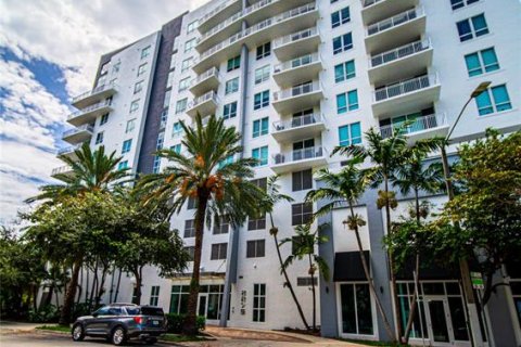 Condo in Miami, Florida, 1 bedroom  № 642763 - photo 2