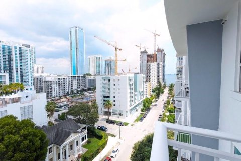 Condominio en venta en Miami, Florida, 1 dormitorio, 72 m2 № 642763 - foto 16