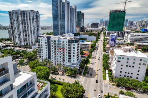 Copropriété à vendre à Miami, Floride: 1 chambre, 72 m2 № 642763 - photo 12