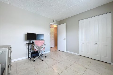 Condo in Orlando, Florida, 3 bedrooms  № 1323715 - photo 17