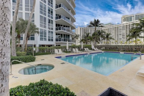 Condominio en venta en Bal Harbour, Florida, 7 dormitorios, 897.06 m2 № 643930 - foto 15