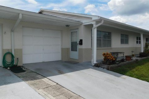 Copropriété à vendre à New Port Richey, Floride: 2 chambres, 108.7 m2 № 1353321 - photo 11