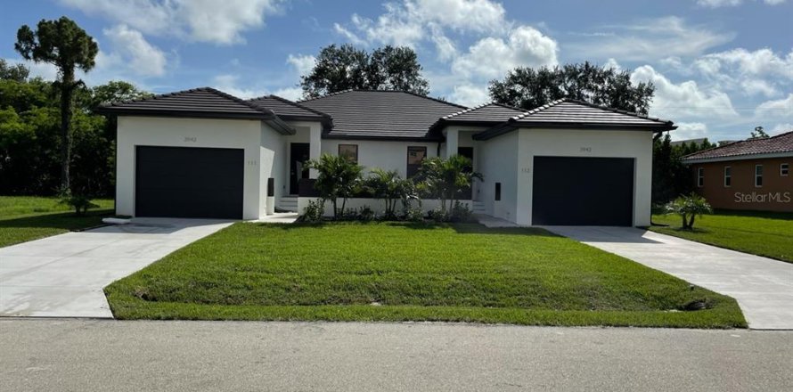 Коммерческая недвижимость в Пунта-Горда, Флорида 6 спален, 255.11м2 № 957230
