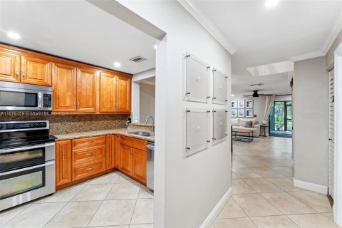 Copropriété à vendre à Pembroke Pines, Floride: 3 chambres, 136.75 m2 № 1147659 - photo 2