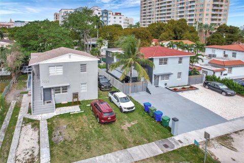 Propiedad comercial en venta en Miami, Florida, 138.61 m2 № 1271201 - foto 3