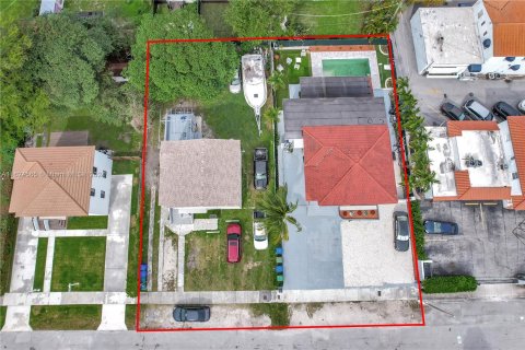 Immobilier commercial à vendre à Miami, Floride: 138.61 m2 № 1271201 - photo 6