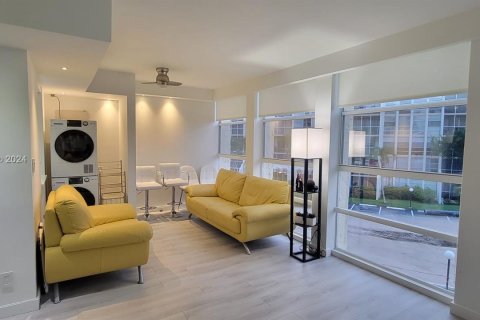 Copropriété à vendre à Hallandale Beach, Floride: 2 chambres, 85.84 m2 № 1271251 - photo 5