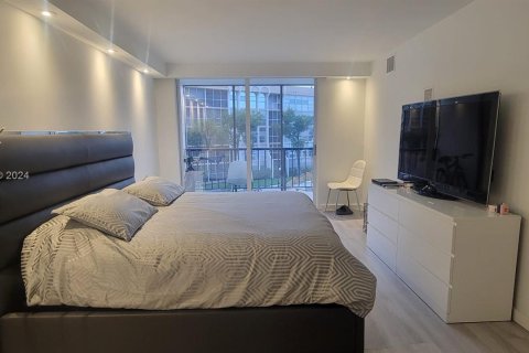 Copropriété à vendre à Hallandale Beach, Floride: 2 chambres, 85.84 m2 № 1271251 - photo 12