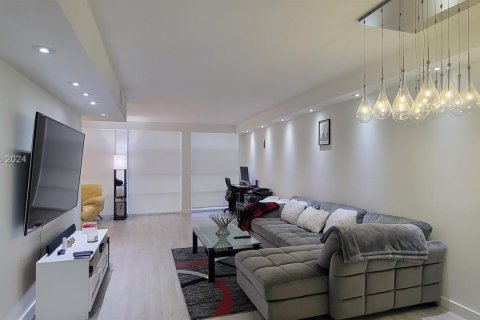 Copropriété à vendre à Hallandale Beach, Floride: 2 chambres, 85.84 m2 № 1271251 - photo 28