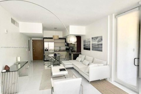 Condo in Miami Beach, Florida, 1 bedroom  № 1187880 - photo 2