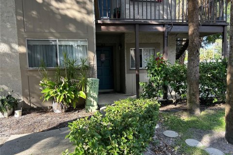 Condo in Tampa, Florida, 2 bedrooms  № 1443085 - photo 1