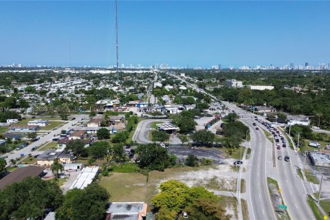 Commercial property in West Park, Florida № 496443 - photo 11