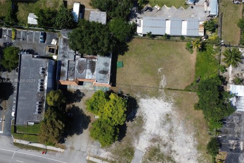 Commercial property in West Park, Florida № 496443 - photo 2