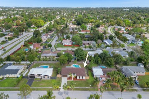 Villa ou maison à vendre à Margate, Floride: 4 chambres, 180.97 m2 № 1172560 - photo 9