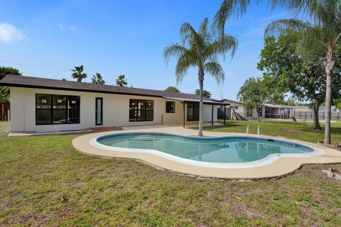 Villa ou maison à vendre à Margate, Floride: 4 chambres, 180.97 m2 № 1172560 - photo 13