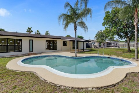 Villa ou maison à vendre à Margate, Floride: 4 chambres, 180.97 m2 № 1172560 - photo 11