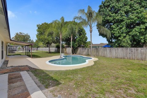 Villa ou maison à vendre à Margate, Floride: 4 chambres, 180.97 m2 № 1172560 - photo 12