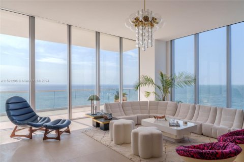 Condominio en venta en Sunny Isles Beach, Florida, 4 dormitorios, 336.77 m2 № 1184661 - foto 2