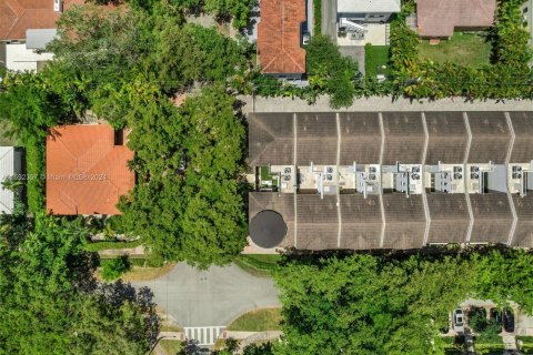 Touwnhouse à vendre à Coral Gables, Floride: 3 chambres, 307.23 m2 № 1184640 - photo 27